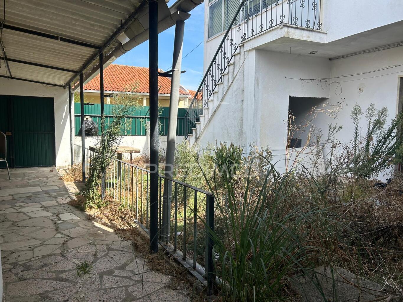 Oportunidade de investimento - moradia com 5 quartos em matos cheirinhos