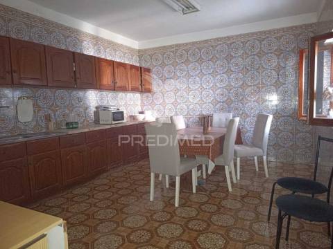 Oportunidade de investimento - moradia com 5 quartos em matos cheirinhos