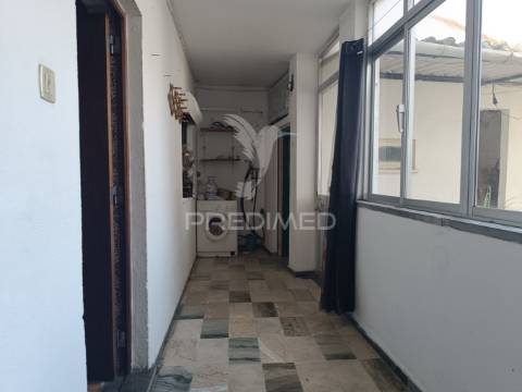 Oportunidade de investimento - moradia com 5 quartos em matos cheirinhos