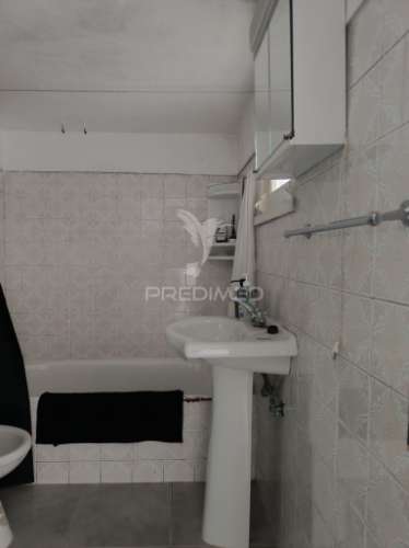 Oportunidade de investimento - moradia com 5 quartos em matos cheirinhos