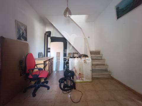 Oportunidade de investimento - moradia com 5 quartos em matos cheirinhos