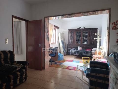 Oportunidade de investimento - moradia com 5 quartos em matos cheirinhos