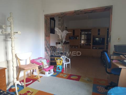 Oportunidade de investimento - moradia com 5 quartos em matos cheirinhos