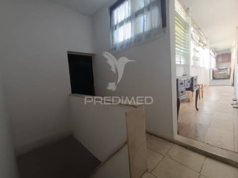 Oportunidade de investimento - moradia com 5 quartos em matos cheirinhos