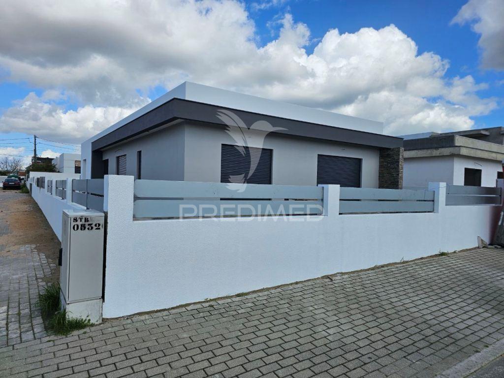 Moradia isolada t3 c/piscina e garagem, vale choupo-azeitão