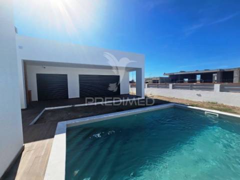 Moradia isolada t3 c/piscina e garagem, vale choupo-azeitão