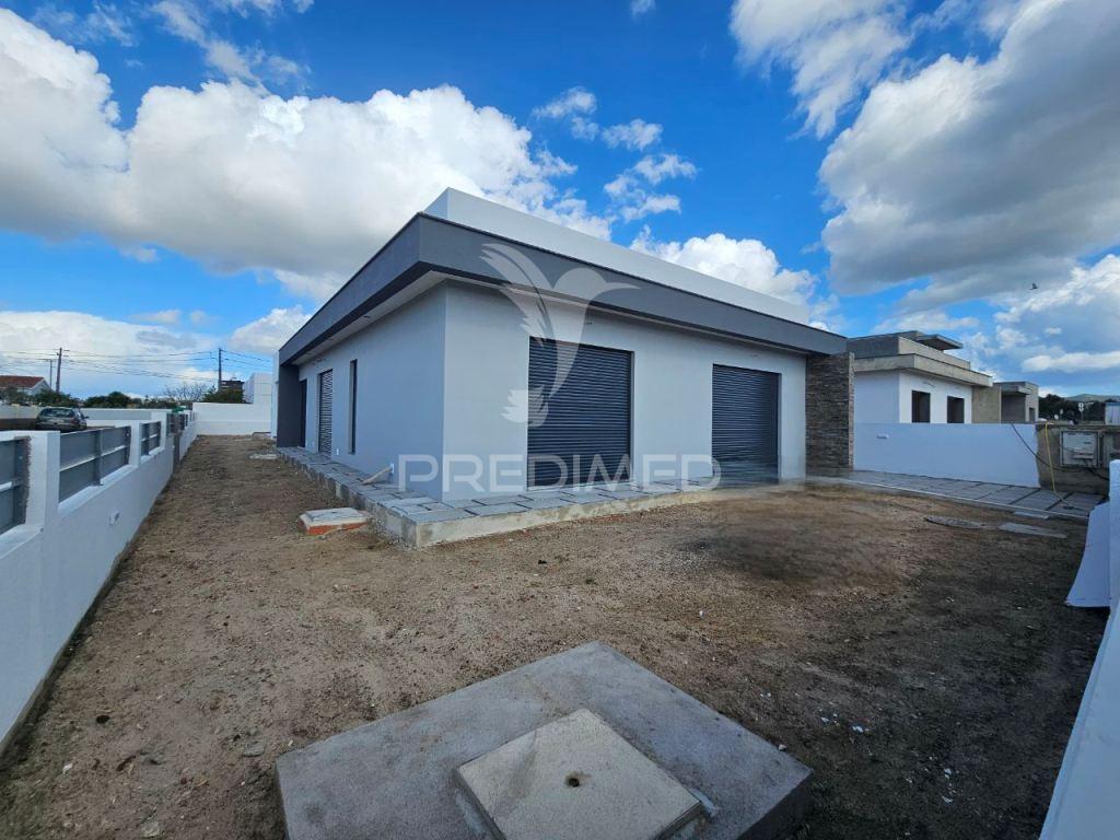 Moradia isolada t3 c/piscina e garagem, vale choupo-azeitão