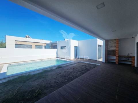 Moradia isolada t3 c/piscina e garagem, vale choupo-azeitão