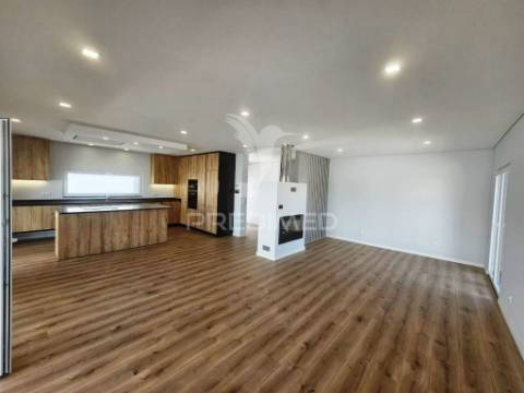 Moradia isolada t3 c/piscina e garagem, vale choupo-azeitão