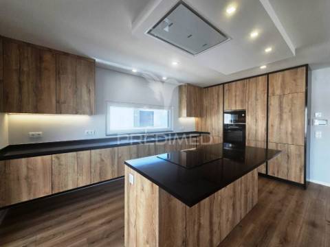 Moradia isolada t3 c/piscina e garagem, vale choupo-azeitão