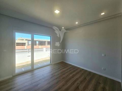 Moradia isolada t3 c/piscina e garagem, vale choupo-azeitão