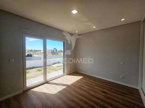 Moradia isolada t3 c/piscina e garagem, vale choupo-azeitão