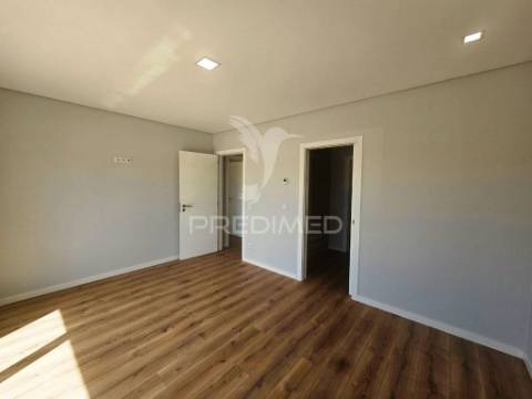 Moradia isolada t3 c/piscina e garagem, vale choupo-azeitão