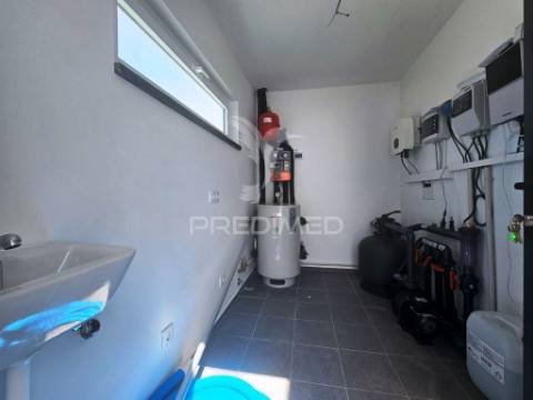 Moradia isolada t3 c/piscina e garagem, vale choupo-azeitão