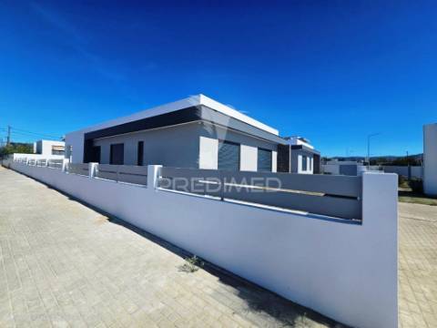 Moradia isolada t3 c/piscina e garagem, vale choupo-azeitão