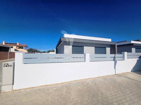 Moradia isolada t3 c/piscina e garagem, vale choupo-azeitão