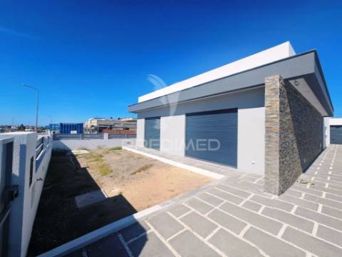 Moradia isolada t3 c/piscina e garagem, vale choupo-azeitão