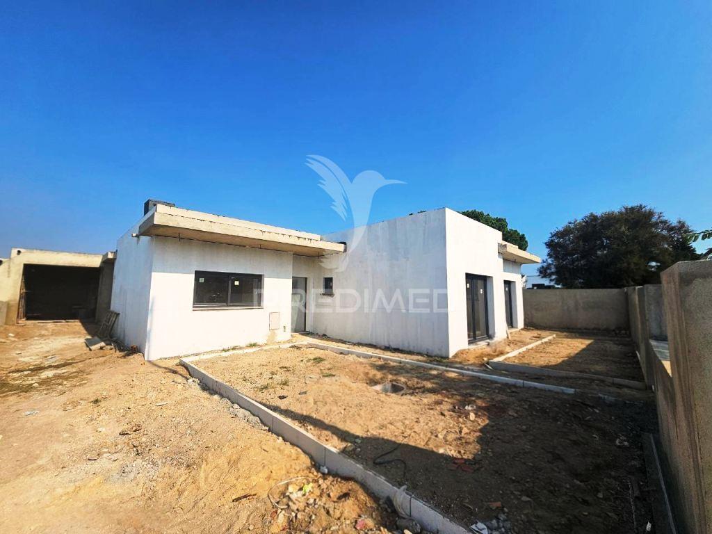 Moradia isolada t3 c/piscina e garagem, em azeitão