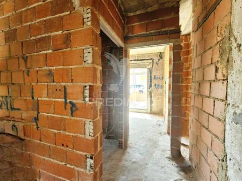 Moradia geminada t3 c/pérgula, p.general - fernão ferro