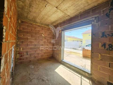 Moradia geminada t3 c/pérgula, p.general - fernão ferro