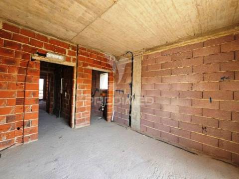 Moradia geminada t3 c/pérgula, p.general - fernão ferro