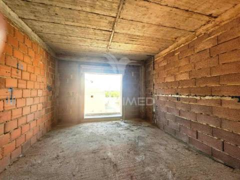 Moradia geminada t3 c/pérgula, p.general - fernão ferro