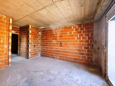 Moradia geminada t3 c/pérgula, p.general - fernão ferro