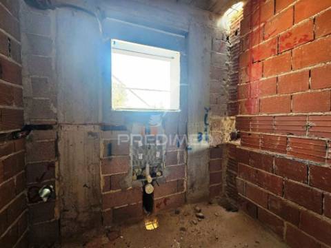 Moradia geminada t3 c/pérgula, p.general - fernão ferro