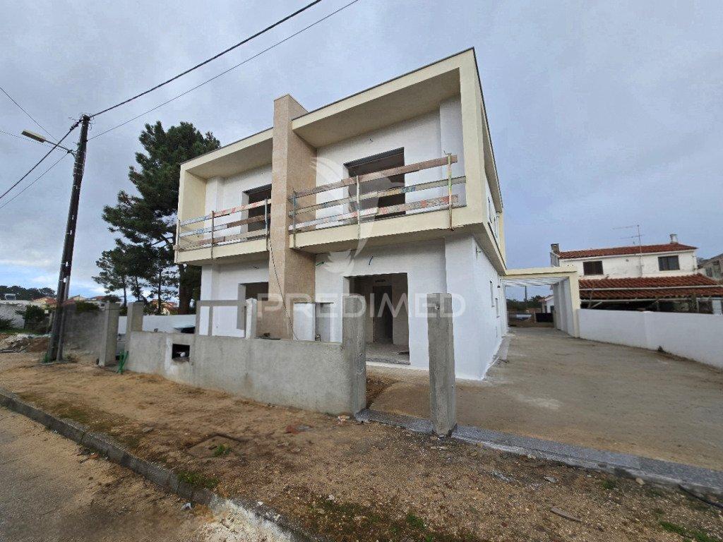 Moradia geminada t3 c/pérgula, p.general - fernão ferro