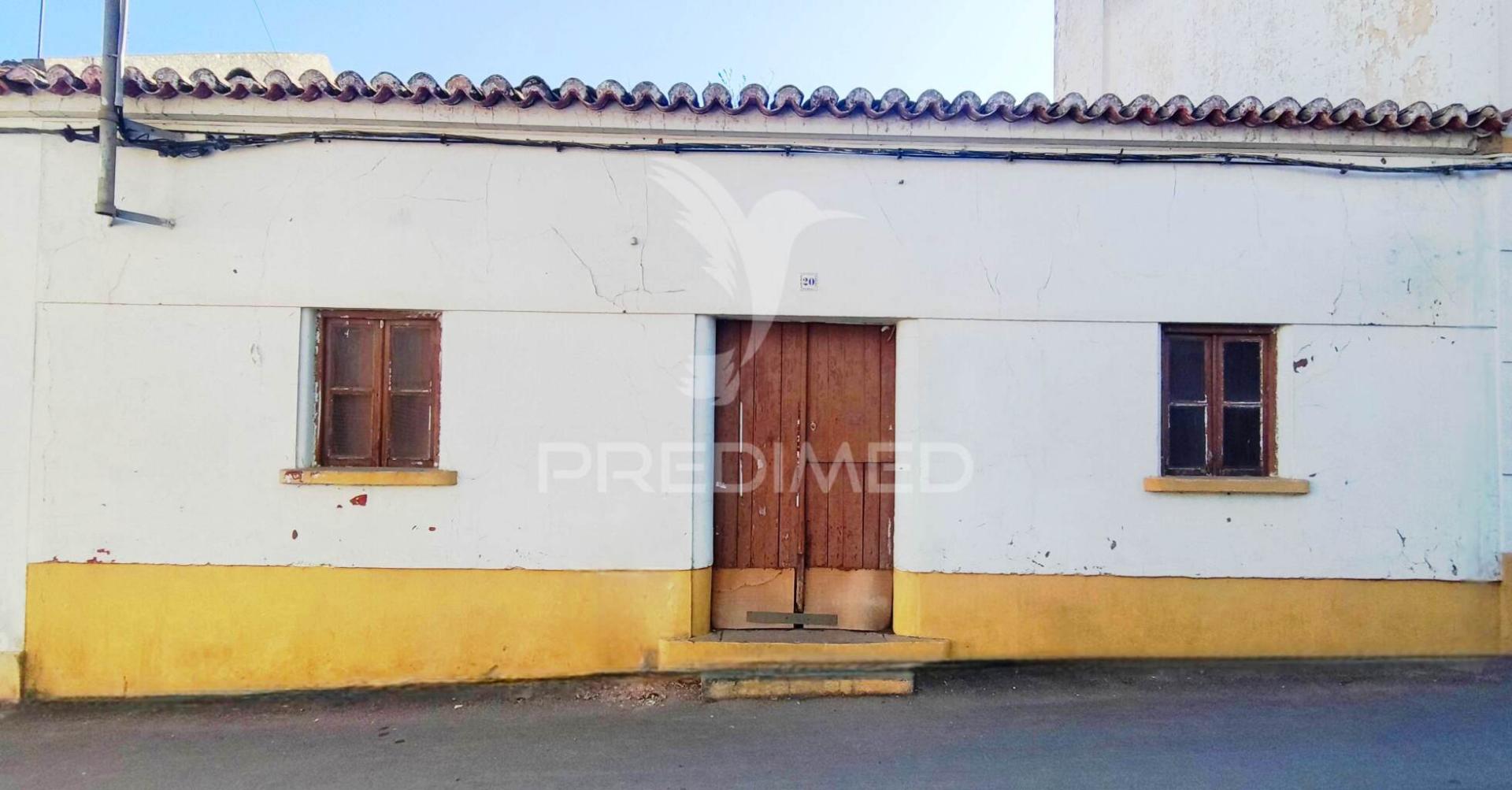 Espaço comercial ou moradia em são teotónio