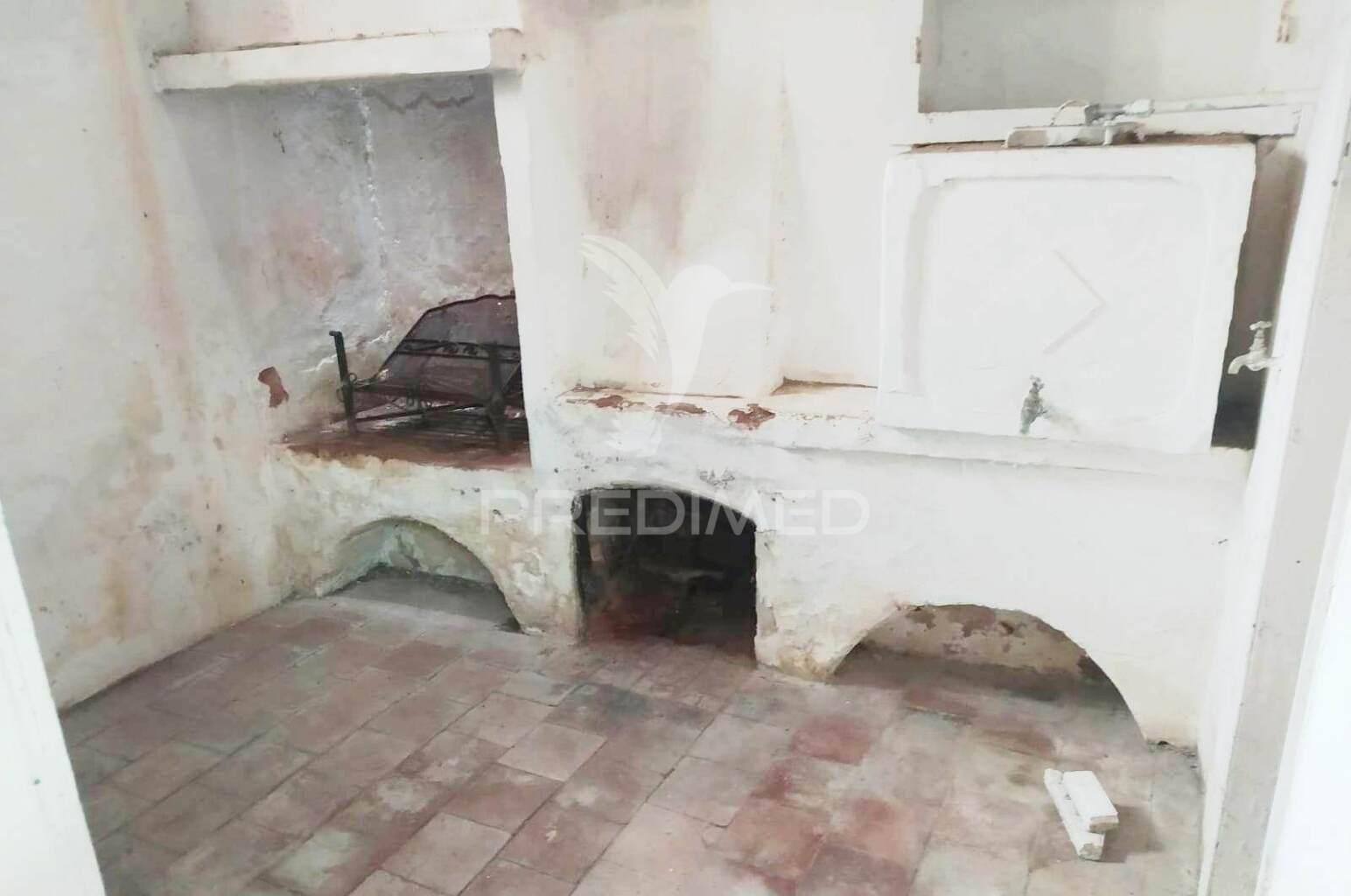 Espaço comercial ou moradia em são teotónio