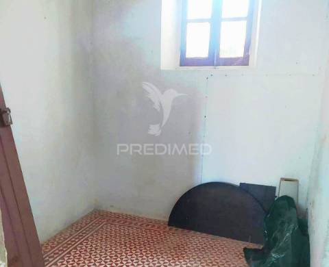 Espaço comercial ou moradia em são teotónio