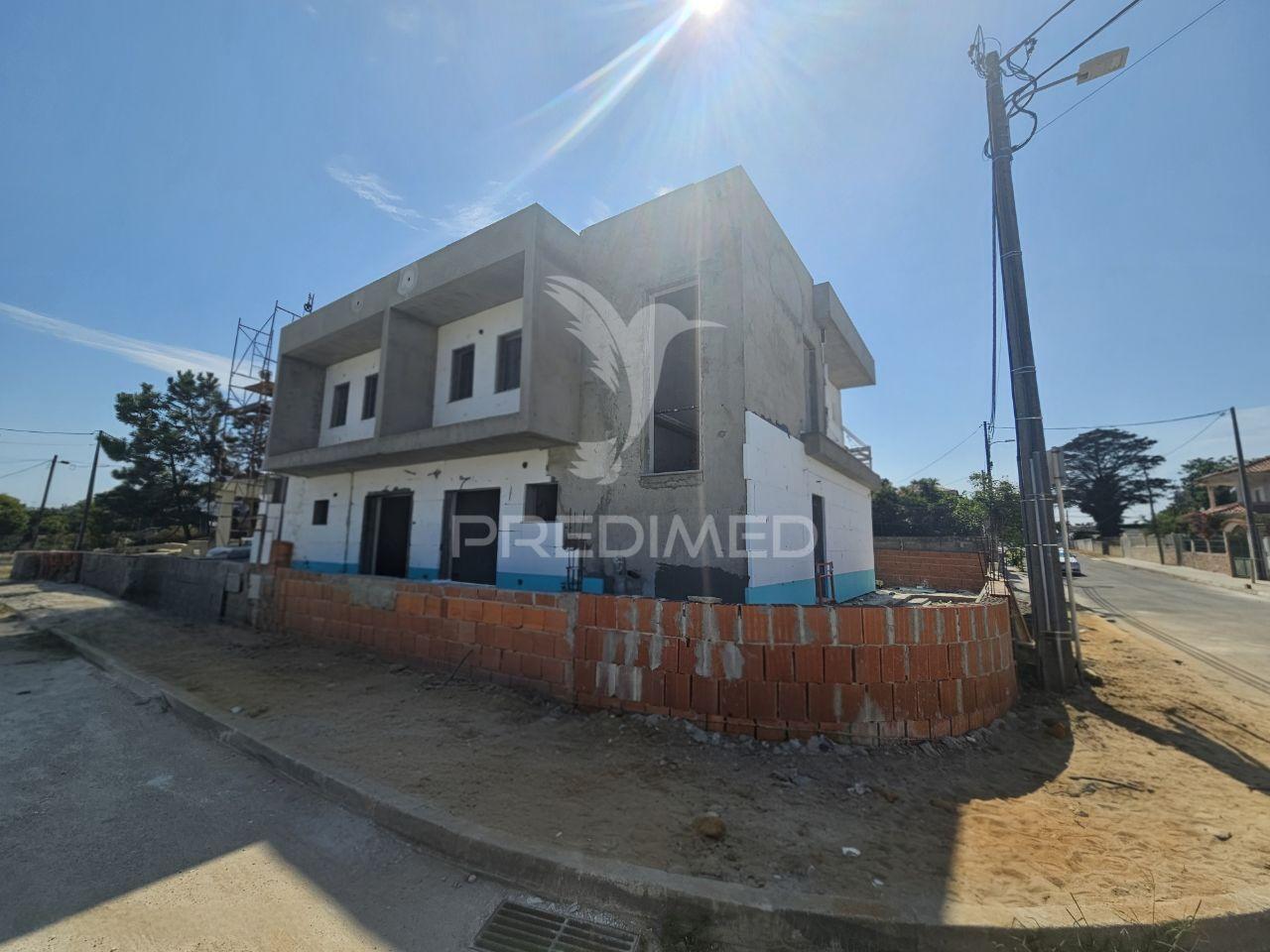 Moradia geminada t3, c/pérgula, p. general - fernão ferro