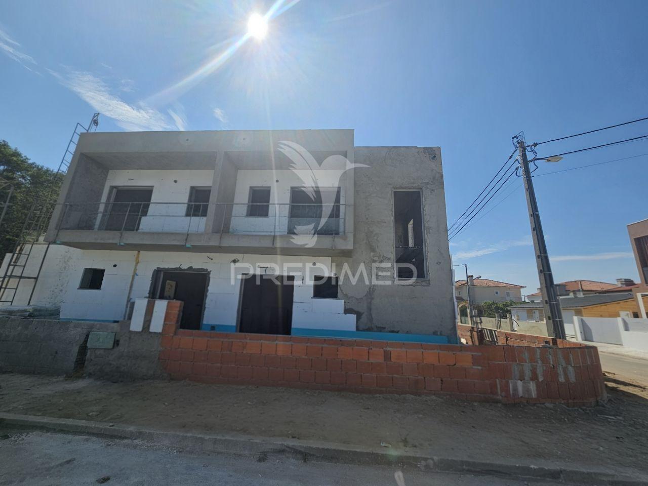 Moradia geminada t3, c/pérgula, p. general - fernão ferro