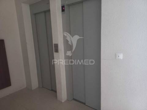 Apartamento t2 em castanheira do ribatejo - obras de renovação em curso