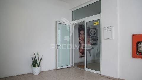 Loja urbanização da samarra, abrantes.