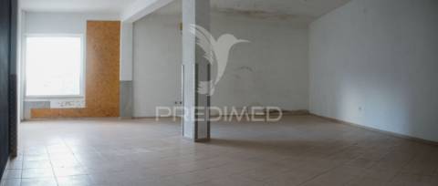 Loja urbanização da samarra, abrantes.