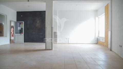 Loja urbanização da samarra, abrantes.