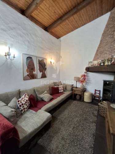 Moradia t2 com salamandra e pátio exterior