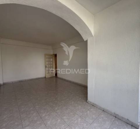 Apartamento t2 em oeiras – com varanda, arrecadação e excelente localização!