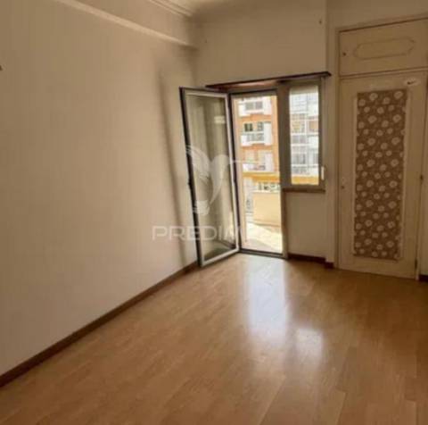 Apartamento t2 em oeiras – com varanda, arrecadação e excelente localização!