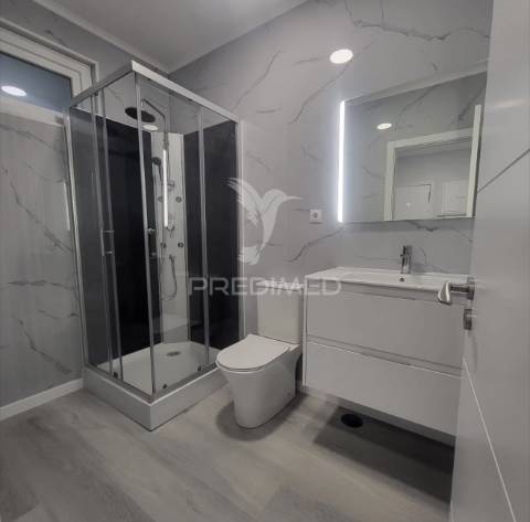 Apartamento t2 em oeiras – com varanda, arrecadação e excelente localização!