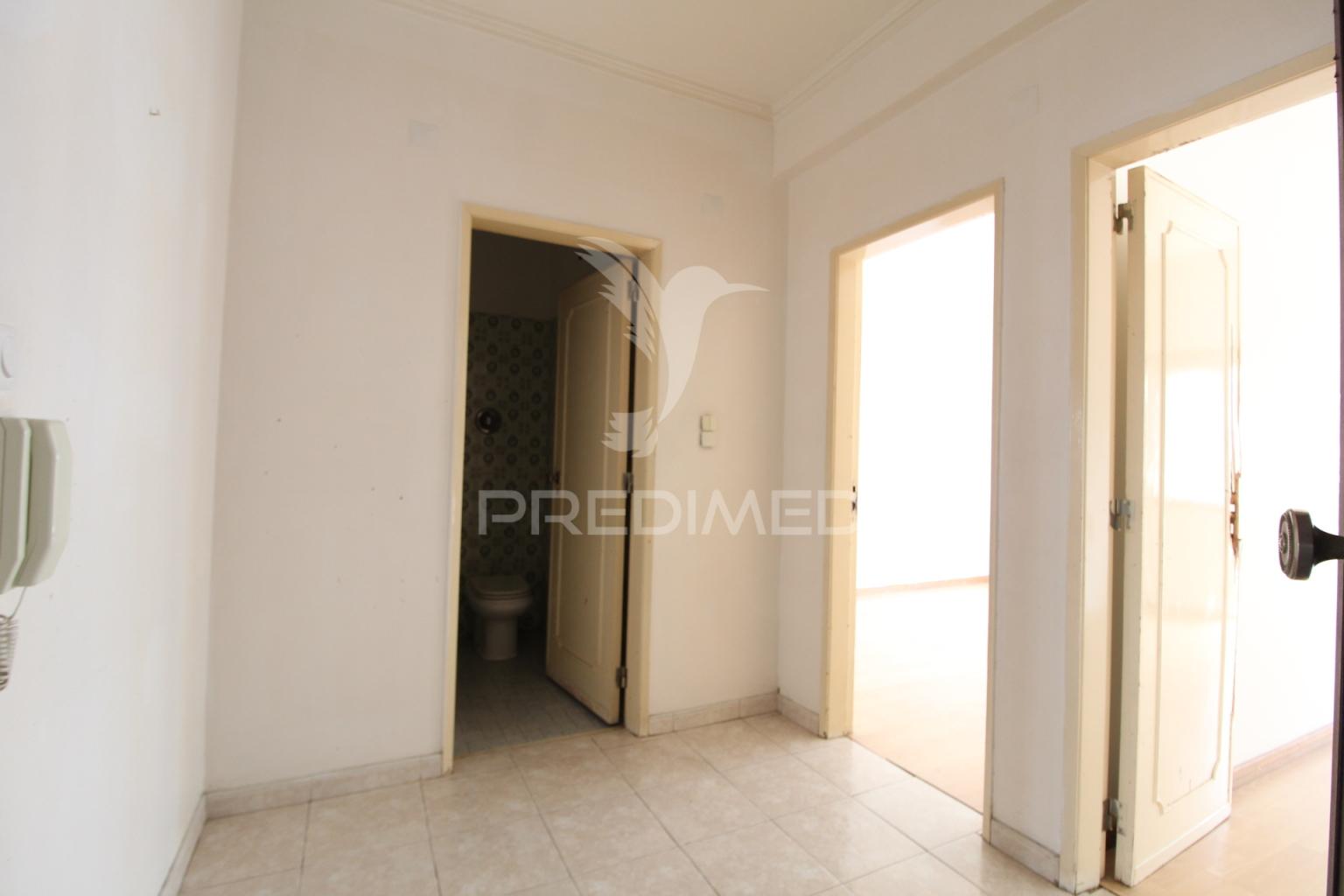 Apartamento t2 em oeiras - renovado