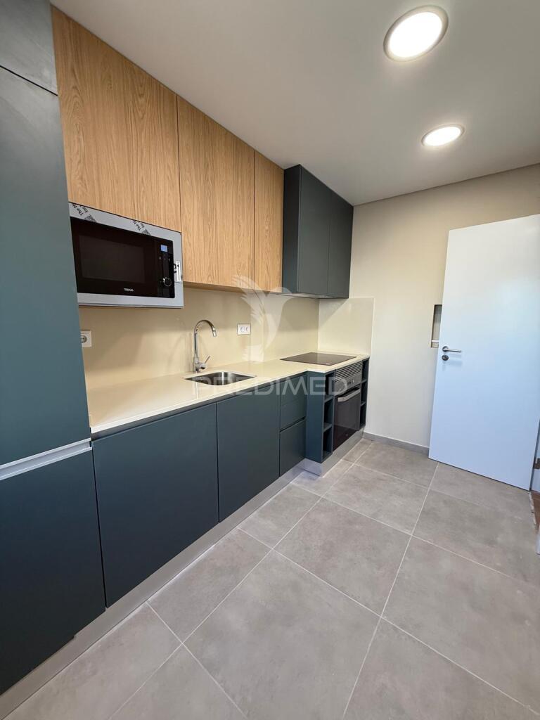 Excelente t2 renovado com varanda em queluz