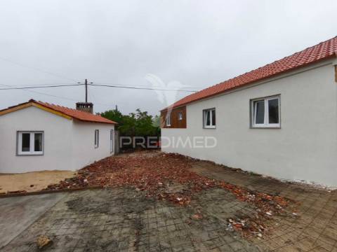 Moradia t3 + anexo em aguada de cima