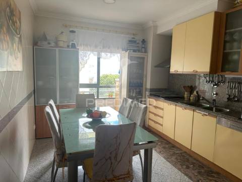 Vende se t4 saboaria / setúbal  610.000€