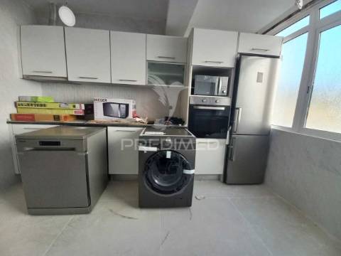 Apartamento t4 – forte da casa - em renovação