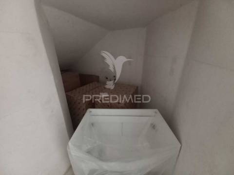 Apartamento t4 – forte da casa - em renovação