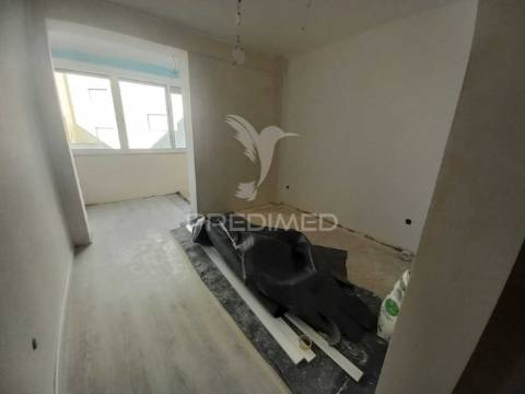 Apartamento t4 – forte da casa - em renovação