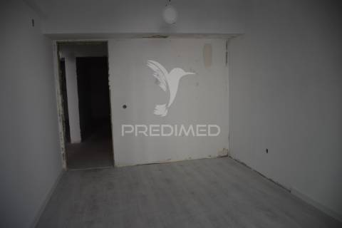 Apartamento t4 – forte da casa - em renovação